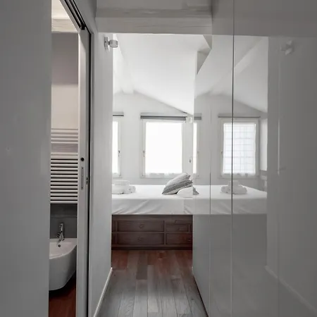 Apartment S Agostino - Porta Genova Milan